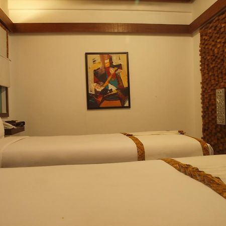 Flores Gallery Hotel Бандунг Екстер'єр фото