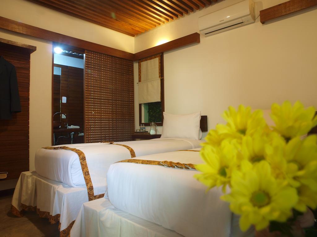 Flores Gallery Hotel Бандунг Екстер'єр фото